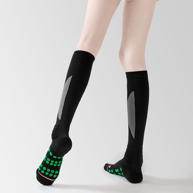 Hosszú nylon frottír focizokni