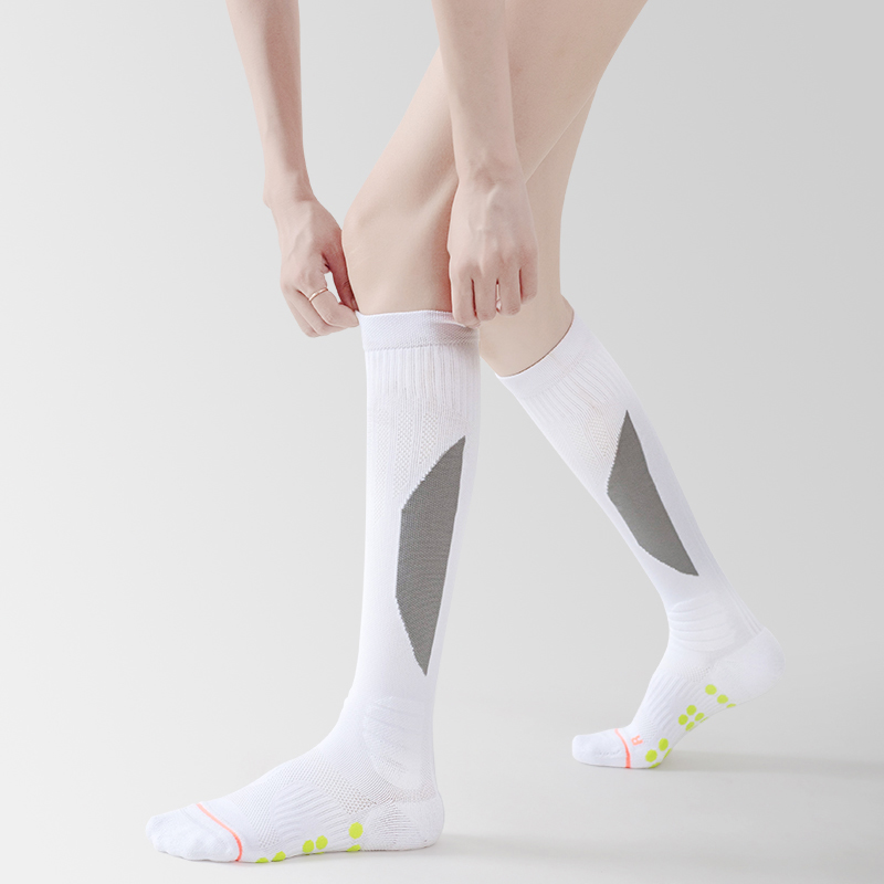 Hosszú nylon frottír focizokni